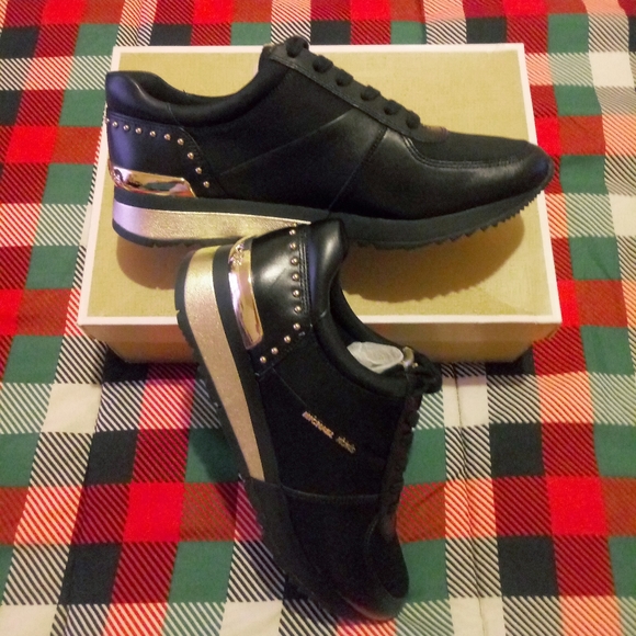 Michael Kors Allie Wrap Trainer - Picture 8 of 12